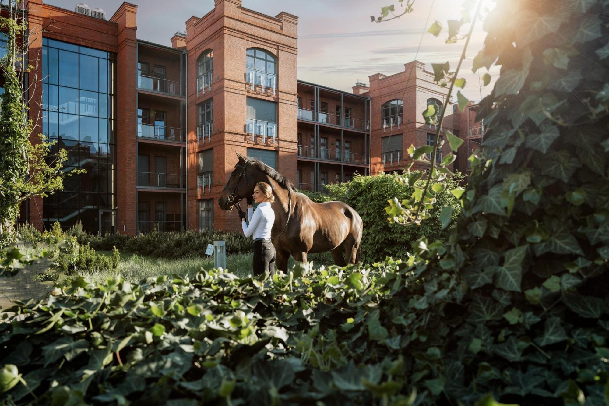 City Park Hotel & Residence Poznan Ngoại thất bức ảnh Residential complex in the village of Zelenograd